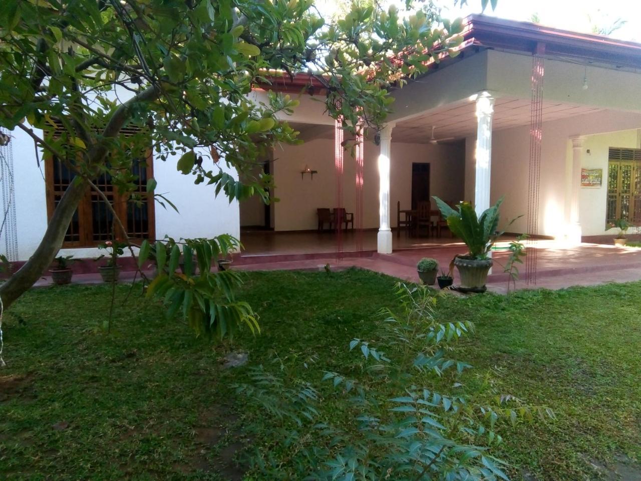 Siyapath Holiday Resort Полоннарува Экстерьер фото